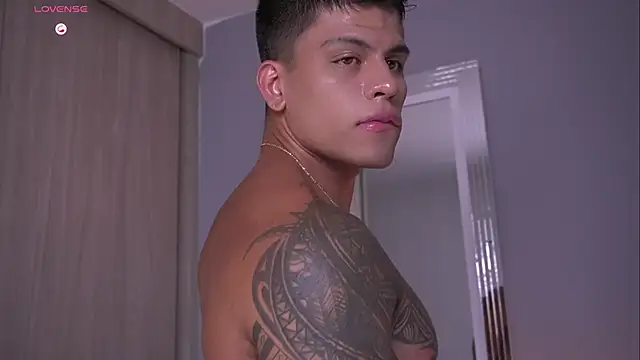 tyler_muscle1 webcam