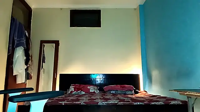 YourDesi_Laila_ webcam