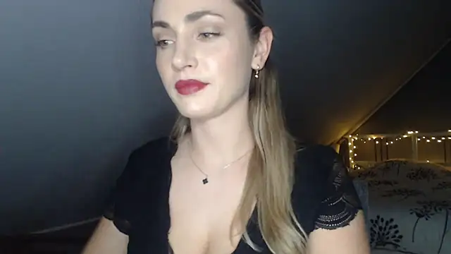 ScarlettSensitive webcam
