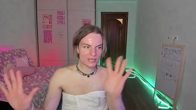 milliKira006 webcam