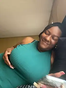 GirthGoddessCoco webcam