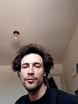 JohnnyMoves webcam