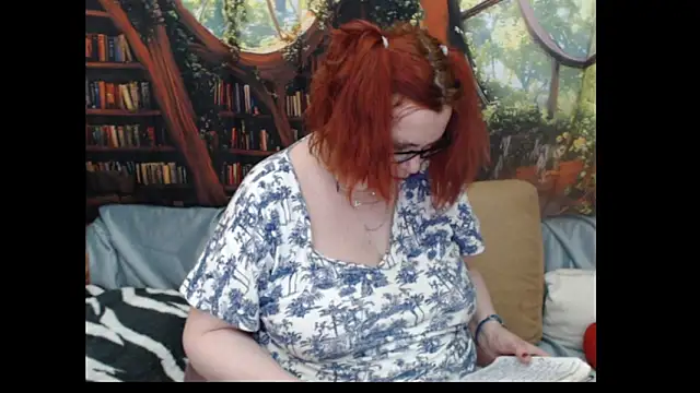 PlayfullMature webcam