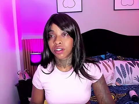 Pauline_Fox webcam