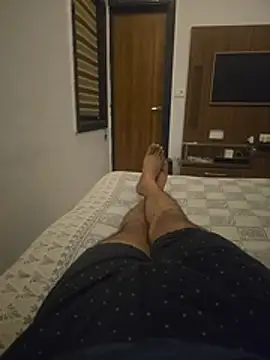 Curvyboyjuicy webcam