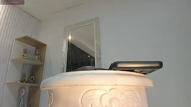 Nini_Beyker webcam