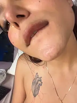 CherrySmirkXXX webcam