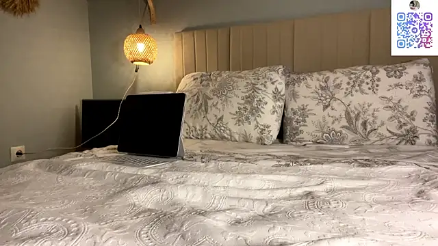 oliviakiiss webcam