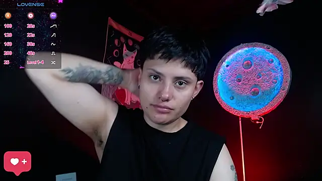 girl_intense444 webcam