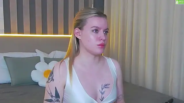 AmaliaBell webcam