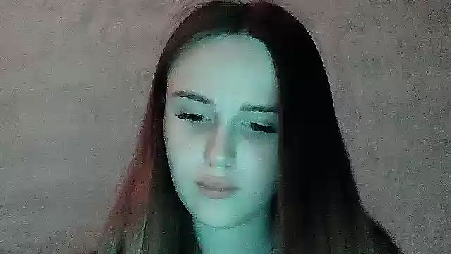 SweetLoraa webcam