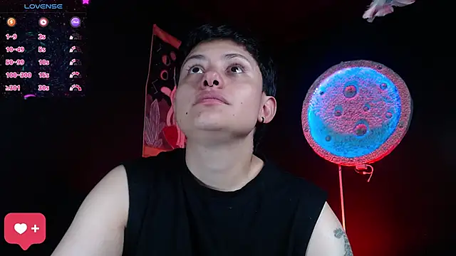 girl_intense444 webcam