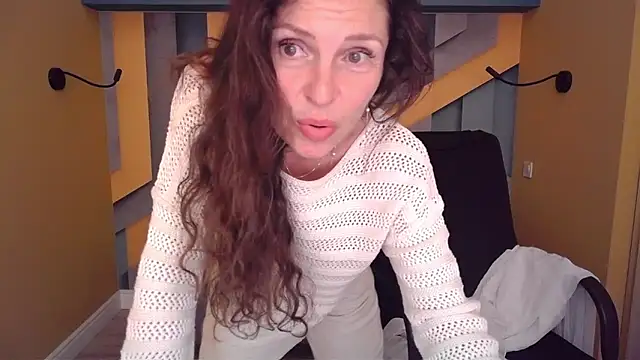 EllaLong webcam