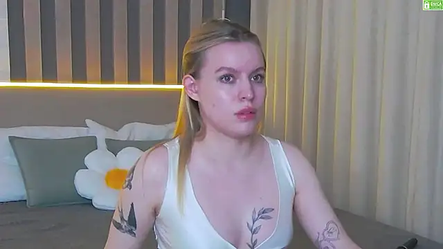AmaliaBell webcam