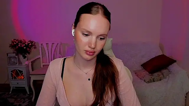 MishkaMe webcam