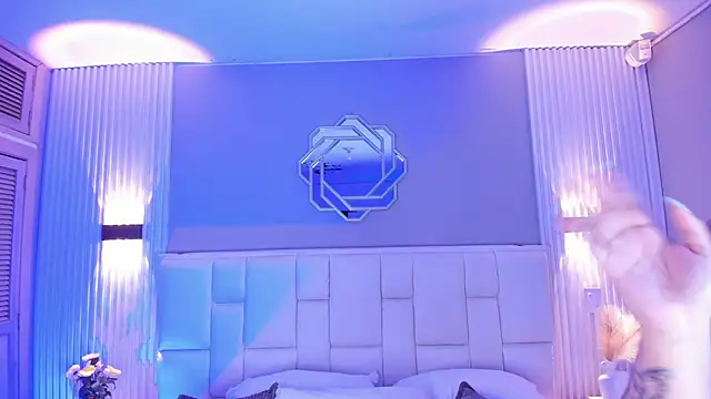 NanaOsaky webcam