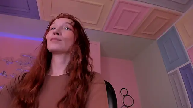 MiaFarrell_ webcam
