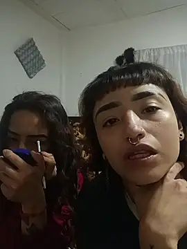 AlexxaAndRileyy webcam