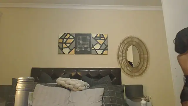 Creamyass22 webcam