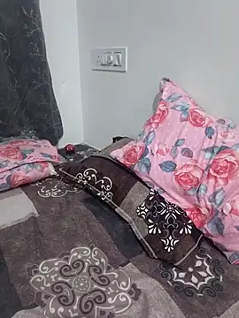Aarti909090 webcam