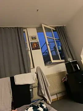 LoveNBloom webcam