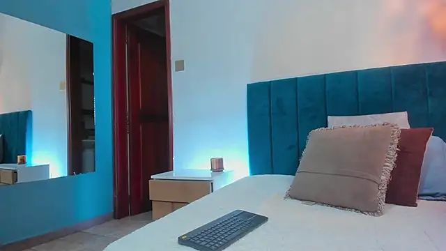 FreyaCameron webcam