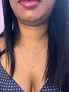 tamil_Aarathi webcam