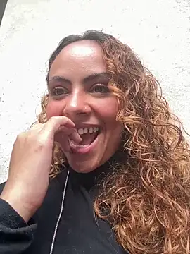 Chloe_Leaozinho webcam