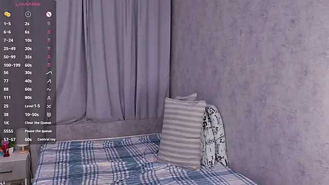 Playful_Lia webcam