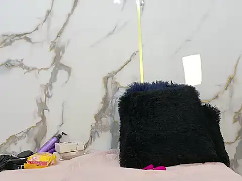 KarlaSmith__ webcam