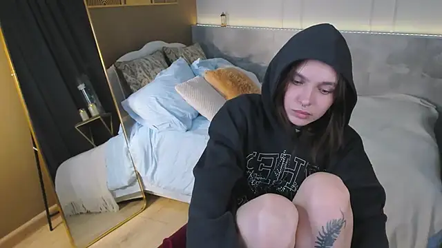 ChloeSunny webcam
