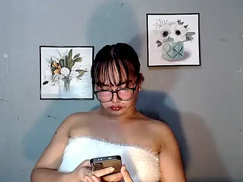 Asianblk_barbiedoll webcam