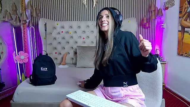 PlayfulShow webcam
