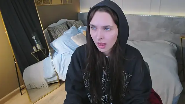 ChloeSunny webcam