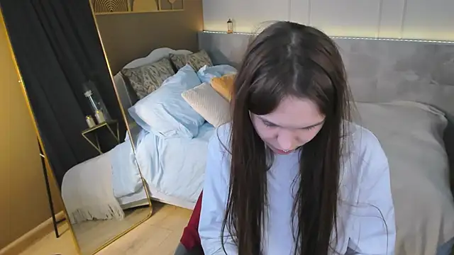 ChloeSunny webcam