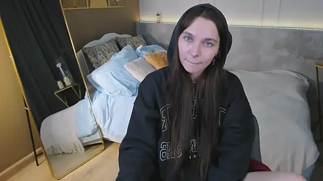 ChloeSunny webcam