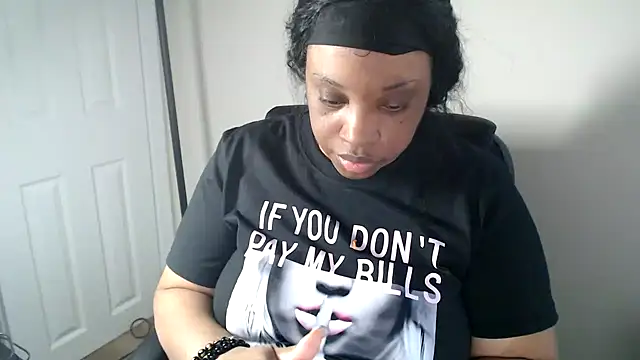 Sexymona1218 live cam