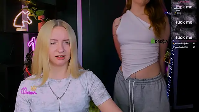 mila_glow1 webcam