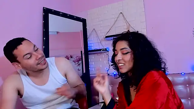 Aronandmoli69 webcam