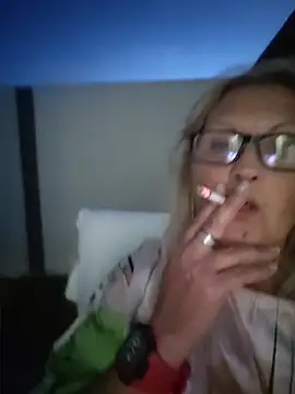 Divineblond webcam