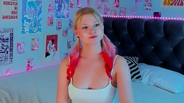 LunariaFox webcam