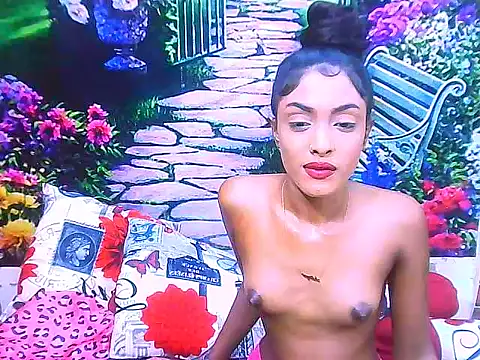 IndianPretty14u2Luv webcam
