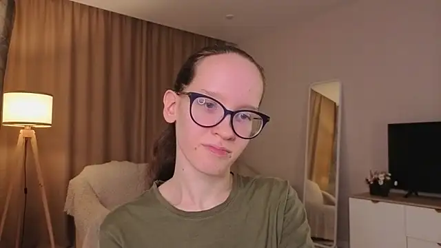 BettyBrowni webcam