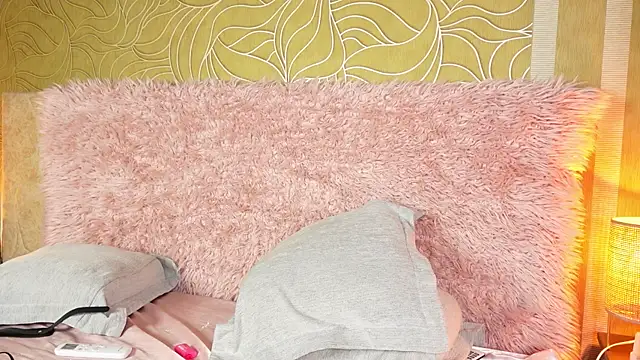 MadelineShine webcam