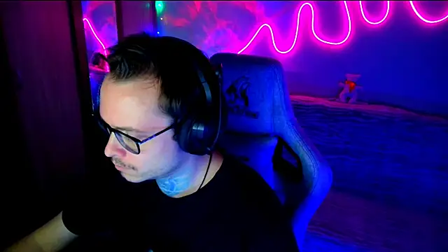 MeLanXolik webcam