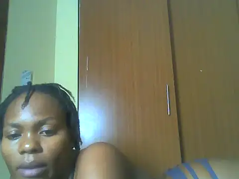 sexyebony13 webcam