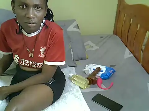 Pearl_petite webcam
