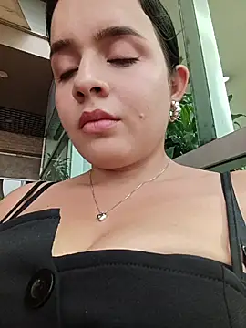 Julieth_hot-69 webcam