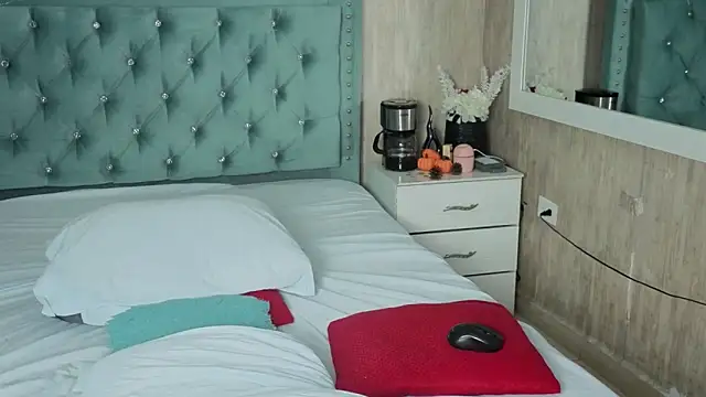 Miia_Velvett webcam
