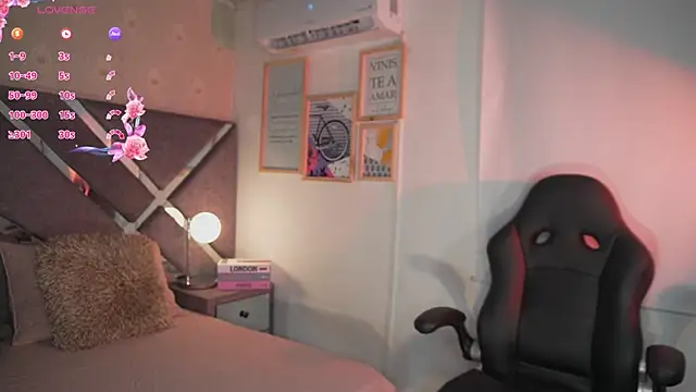 Naomi-Gray webcam